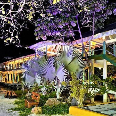 The Dock Resort Over Water Retreat 웨스트 엔드 외부 사진