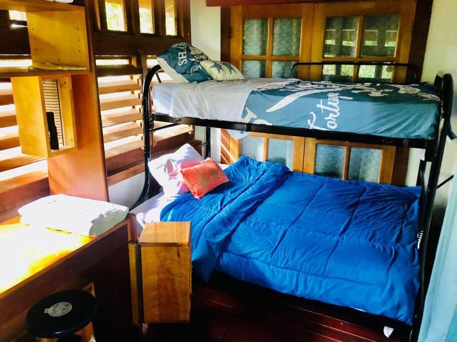 The Dock Resort Over Water Retreat 웨스트 엔드 외부 사진
